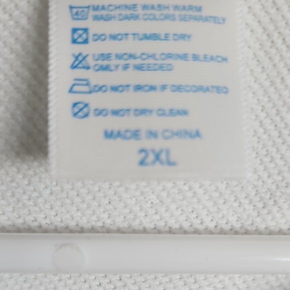 Vintage Style Graphic Sweatshirt - White and Blue - Picture 2 of 4